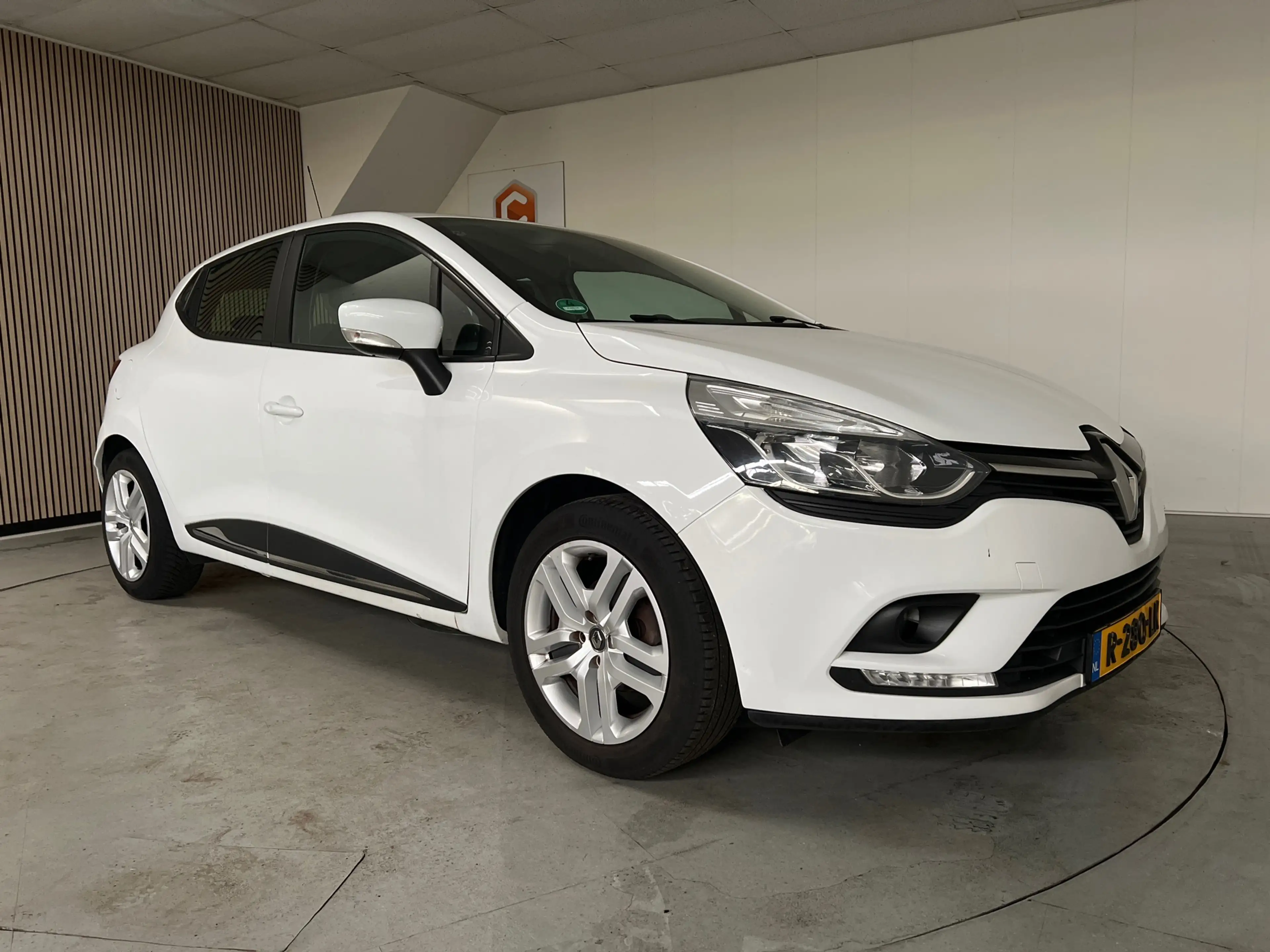 Renault Clio 0.9 TCe Zen airco/carplay media/cruise control — photo 11