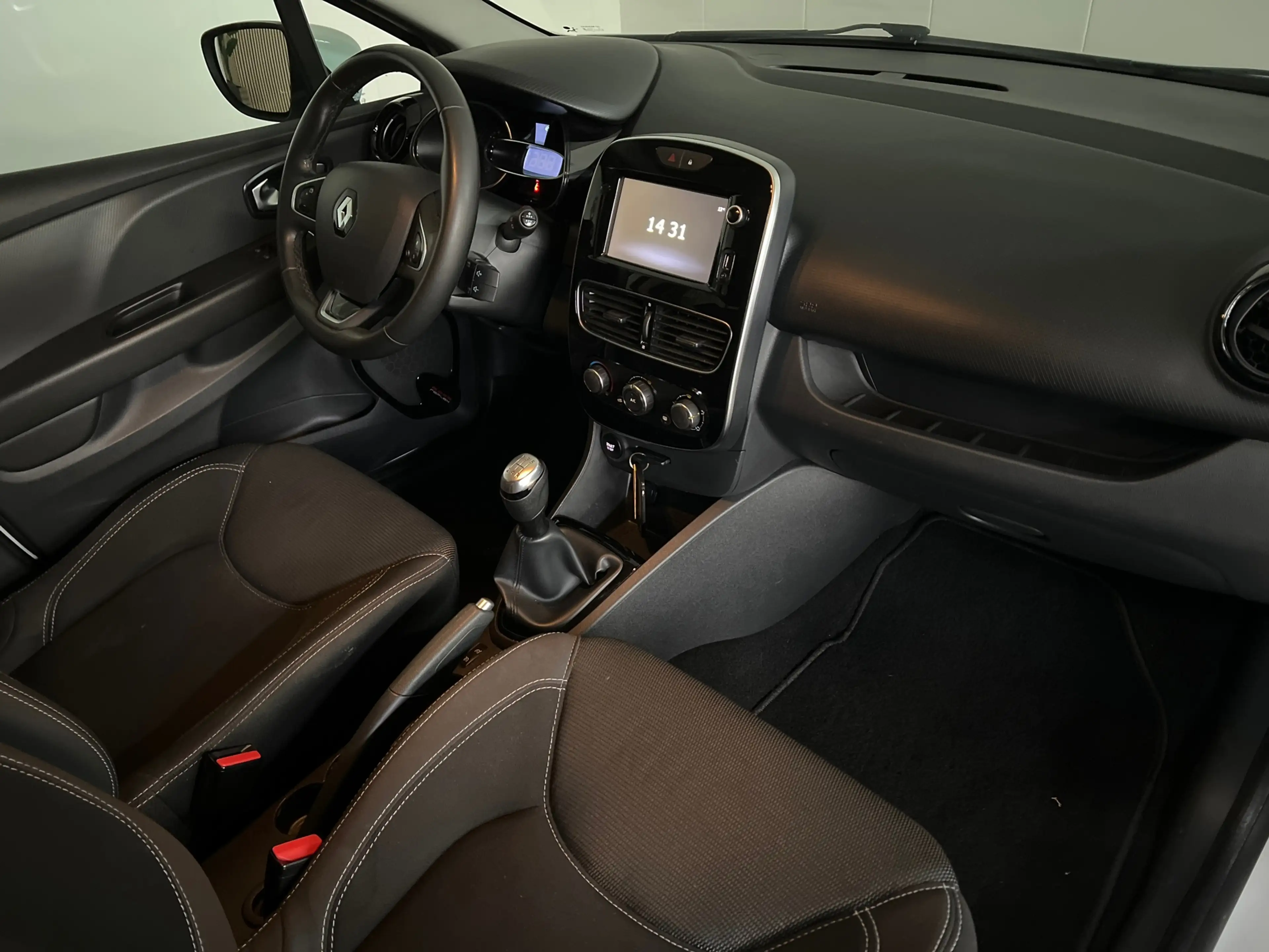 Renault Clio 0.9 TCe Zen airco/carplay media/cruise control — photo 9