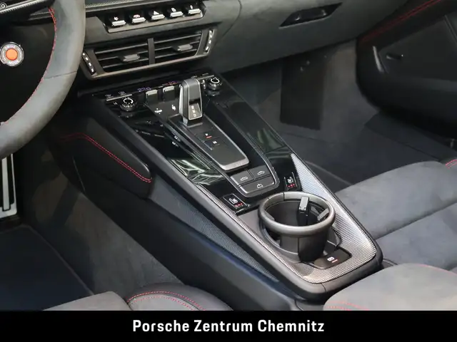 Porsche 911 view 15
