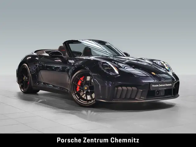Porsche 911 view 9
