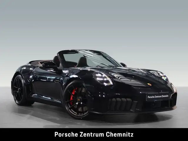 Porsche 911 view 10
