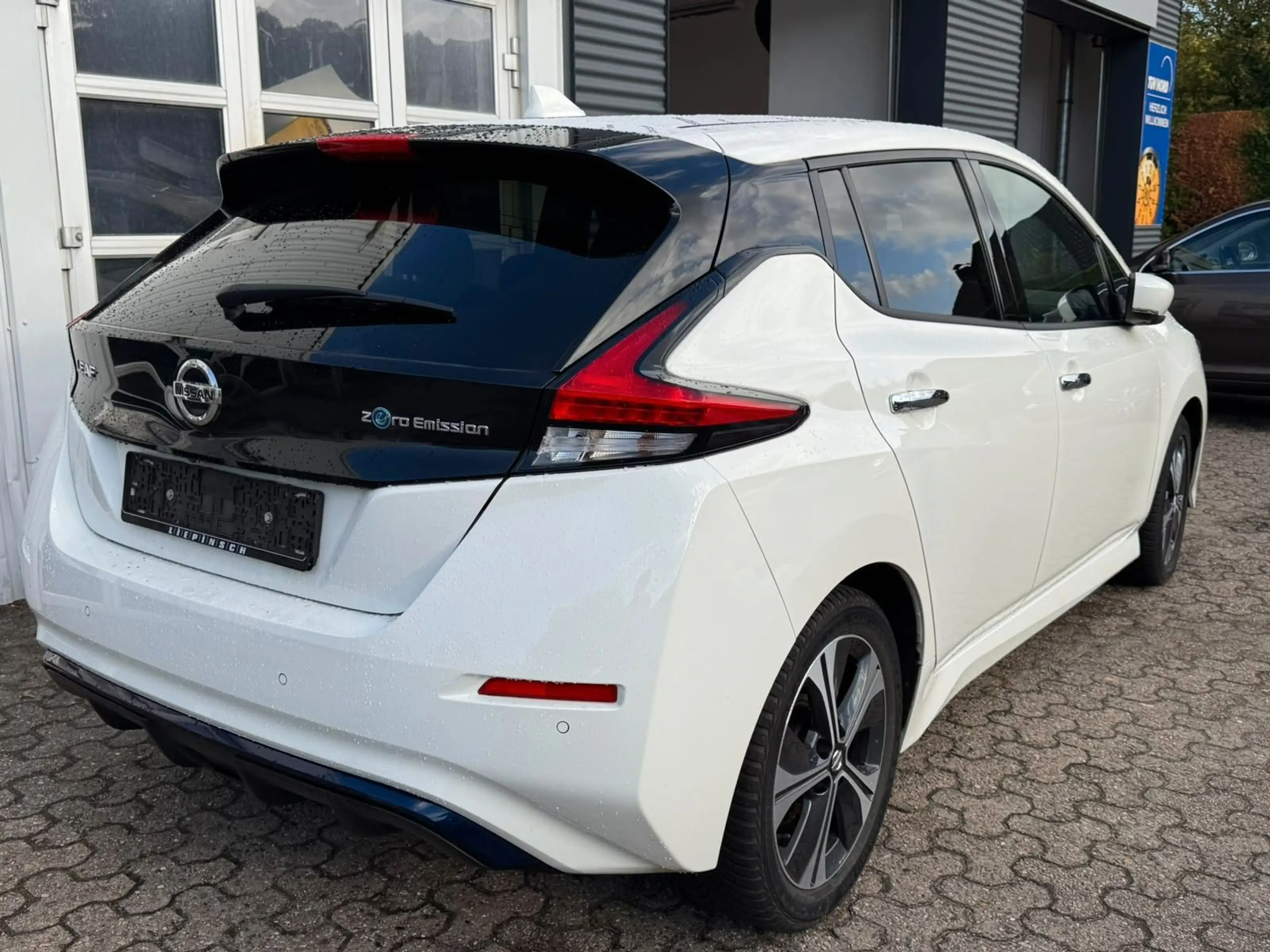 Nissan Leaf N-Connecta — photo 4