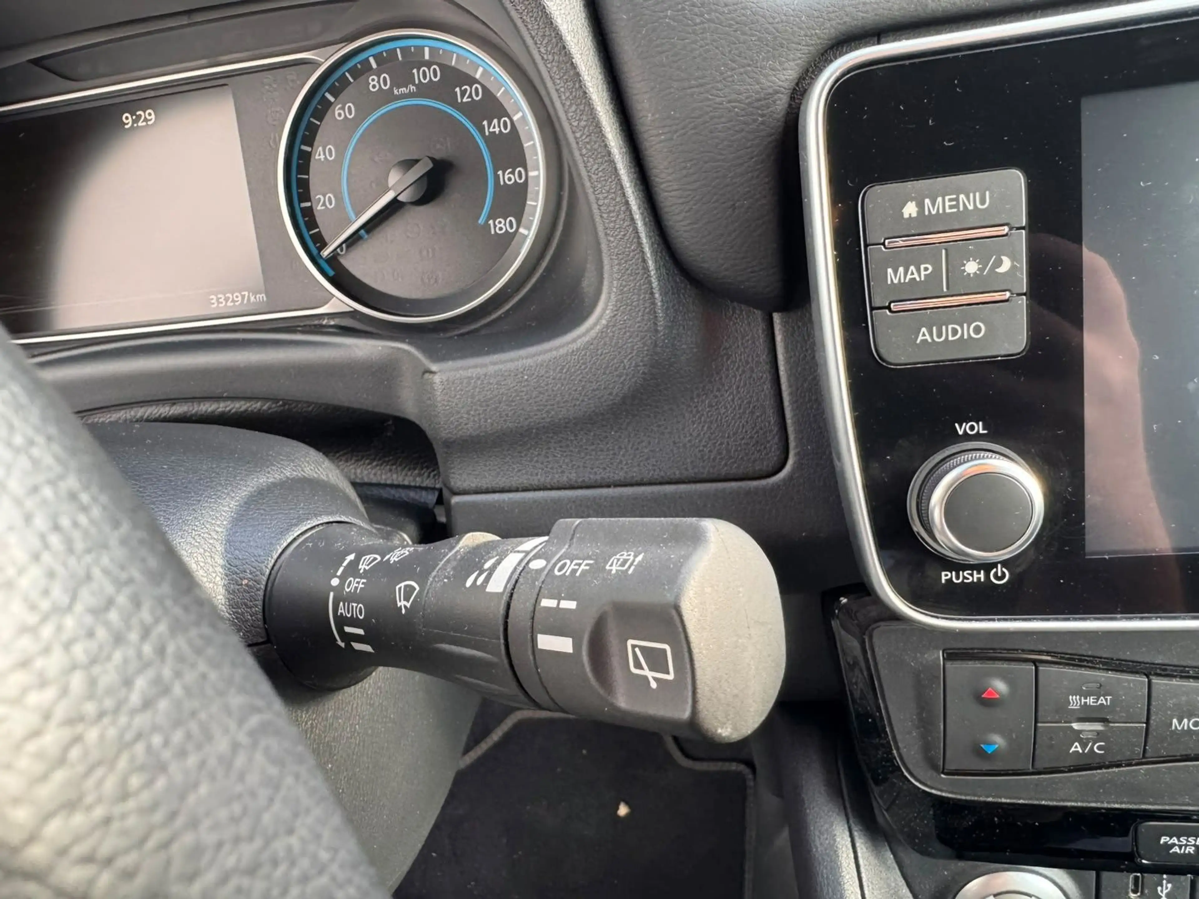 Nissan Leaf N-Connecta — photo 15