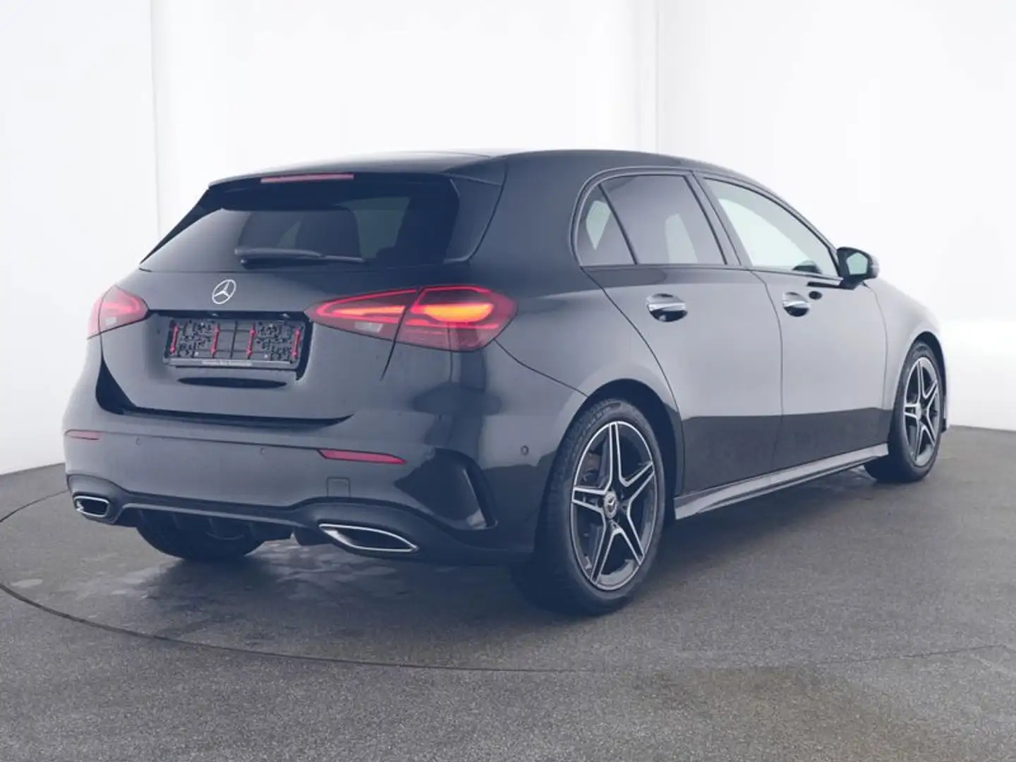 Mercedes-Benz A 200 AMG Pack Night Zwart - 2