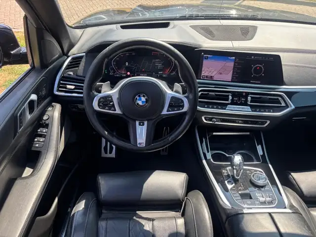 BMW X5 view 11