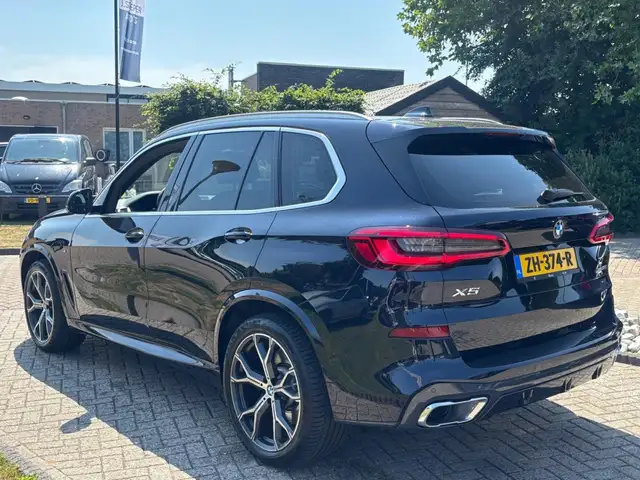 BMW X5 view 6