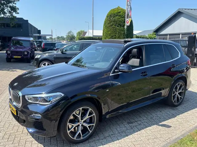 BMW X5 view 8