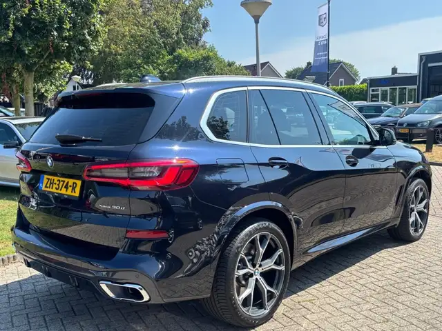 BMW X5 view 5