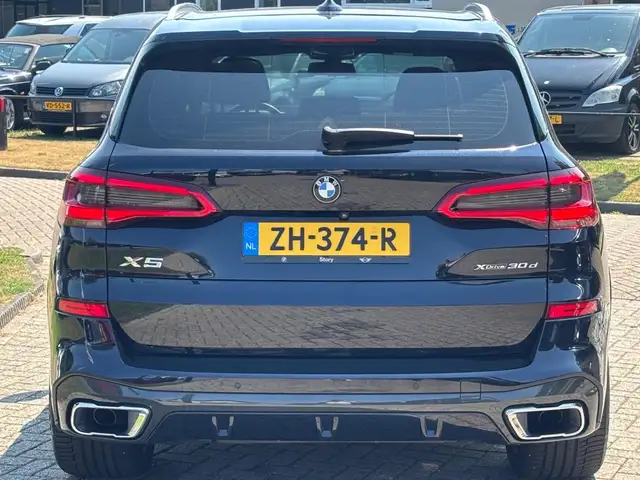 BMW X5 view 7