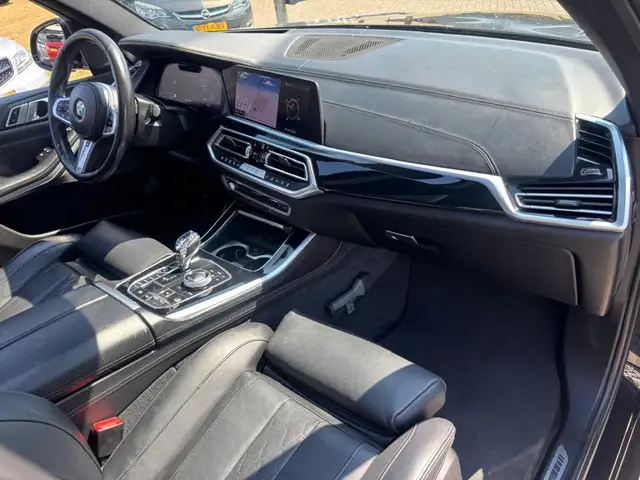 BMW X5 view 12