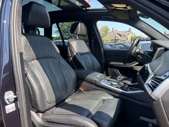 BMW X5 view 13