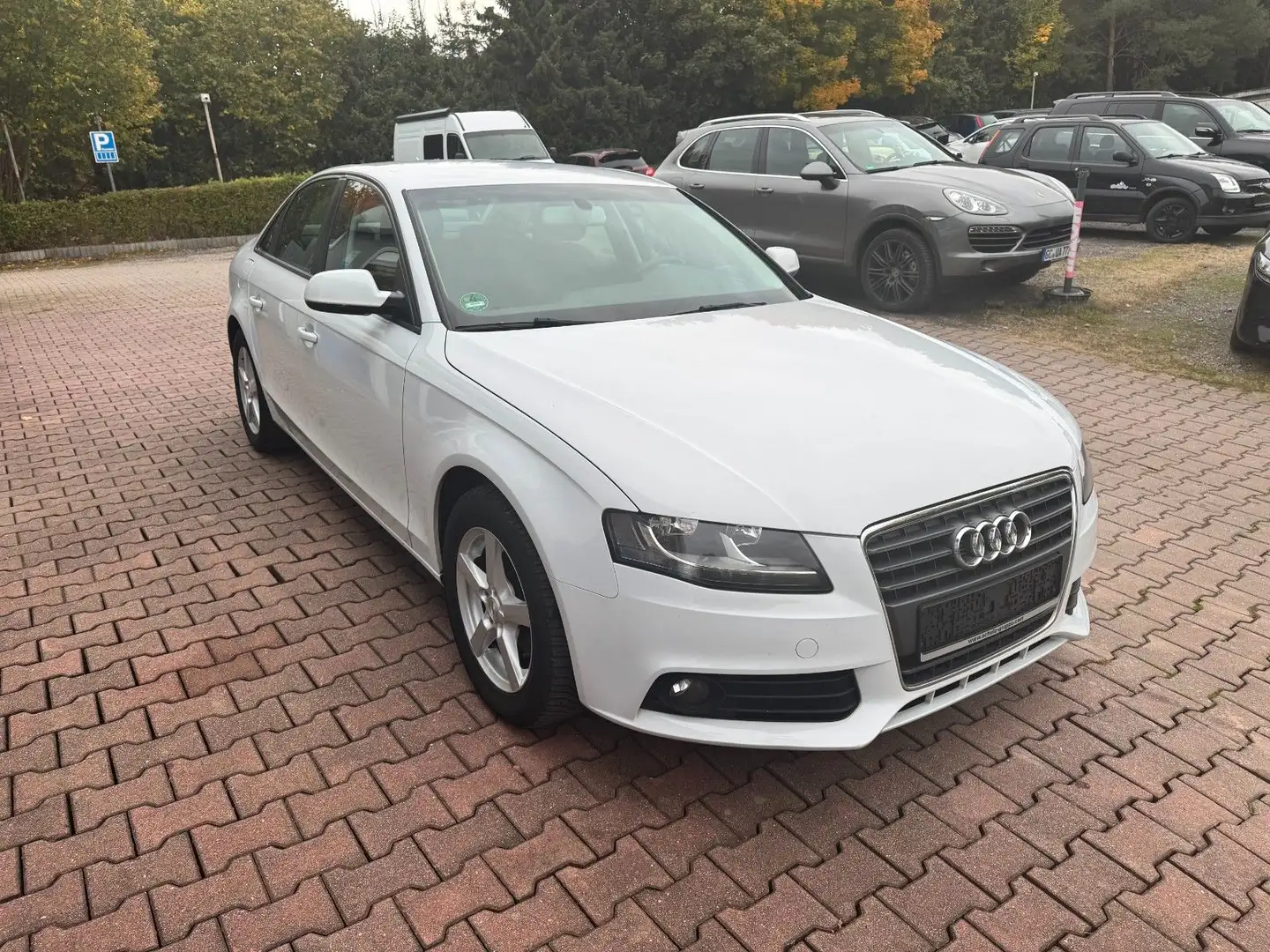 Audi A4 Lim. Attraction Blanco - 1