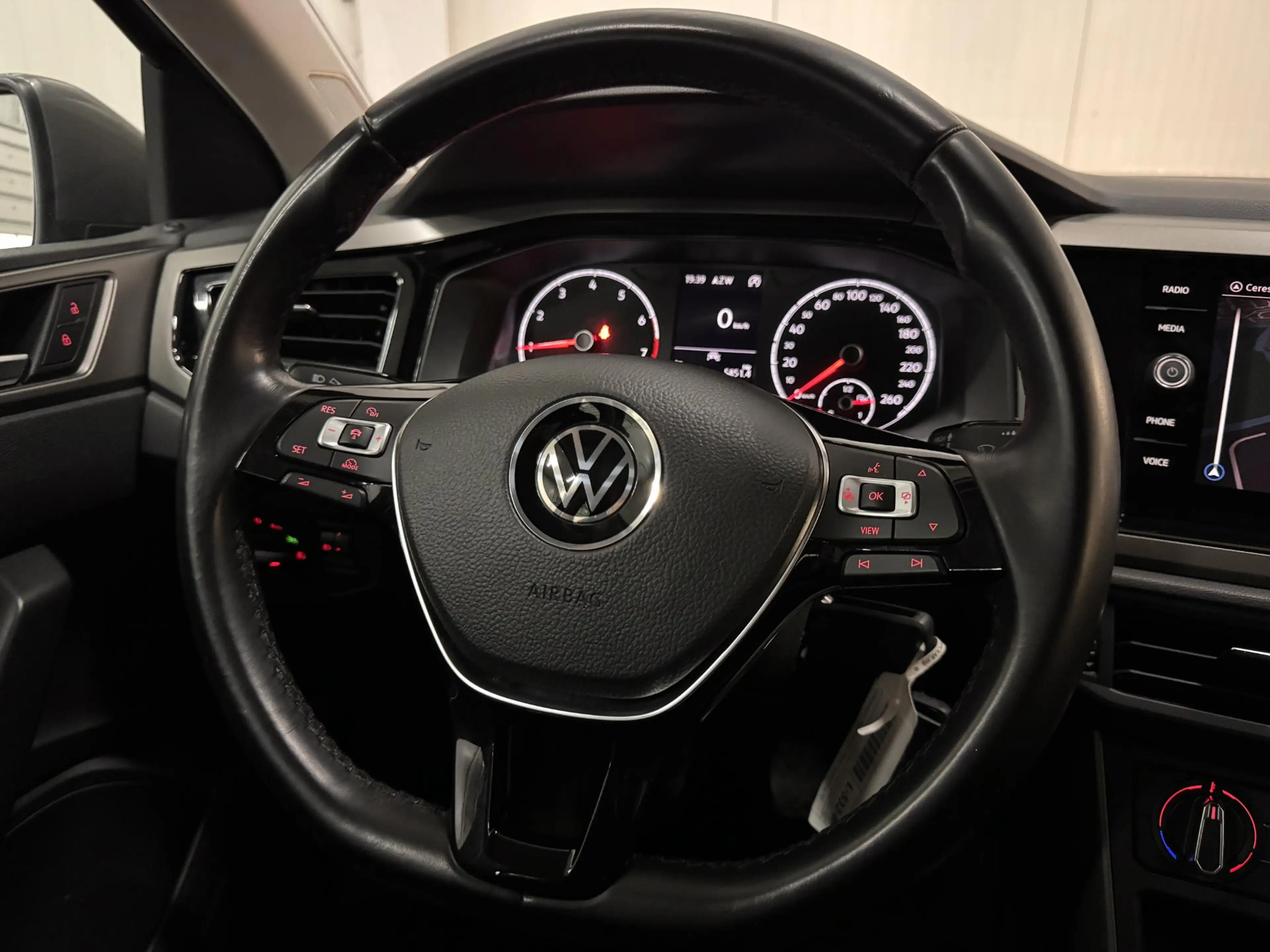 Volkswagen Polo 1.0 TSI Comfortline 96 PK TURBO NAVI CARPLAY 2XPDC — photo 5
