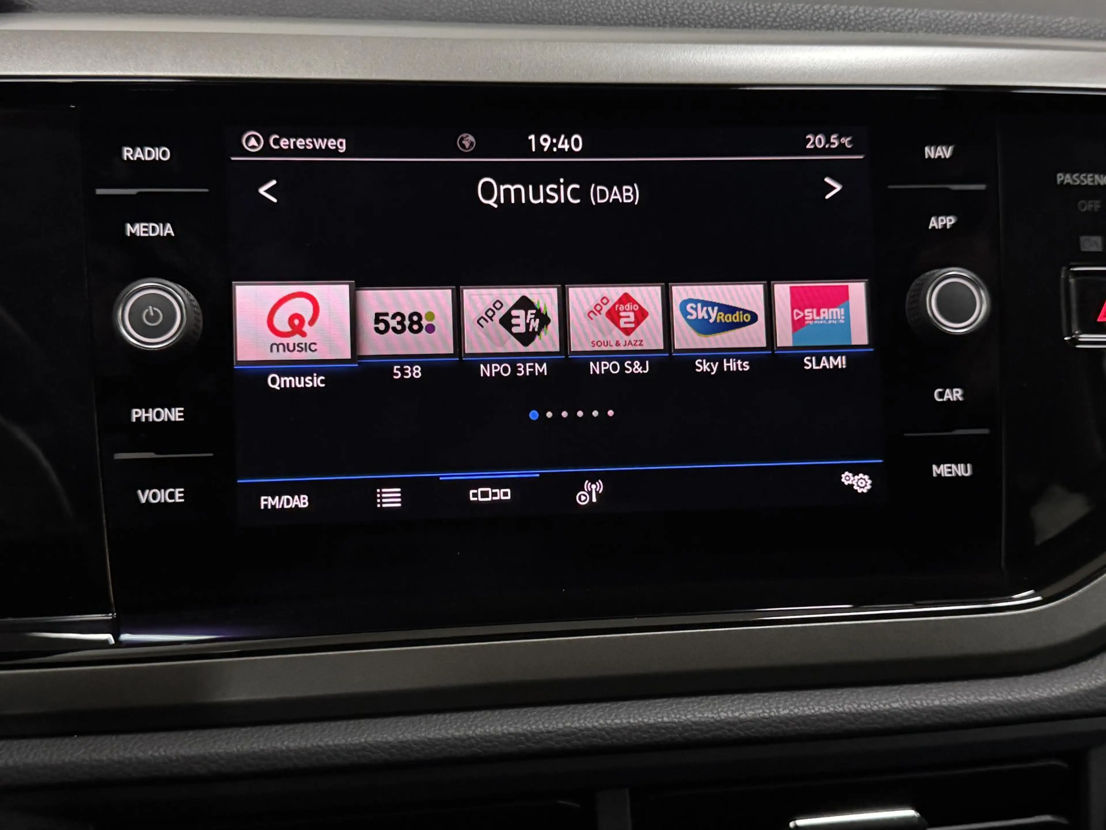 Volkswagen Polo 1.0 TSI Comfortline 96 PK TURBO NAVI CARPLAY 2XPDC — photo 10