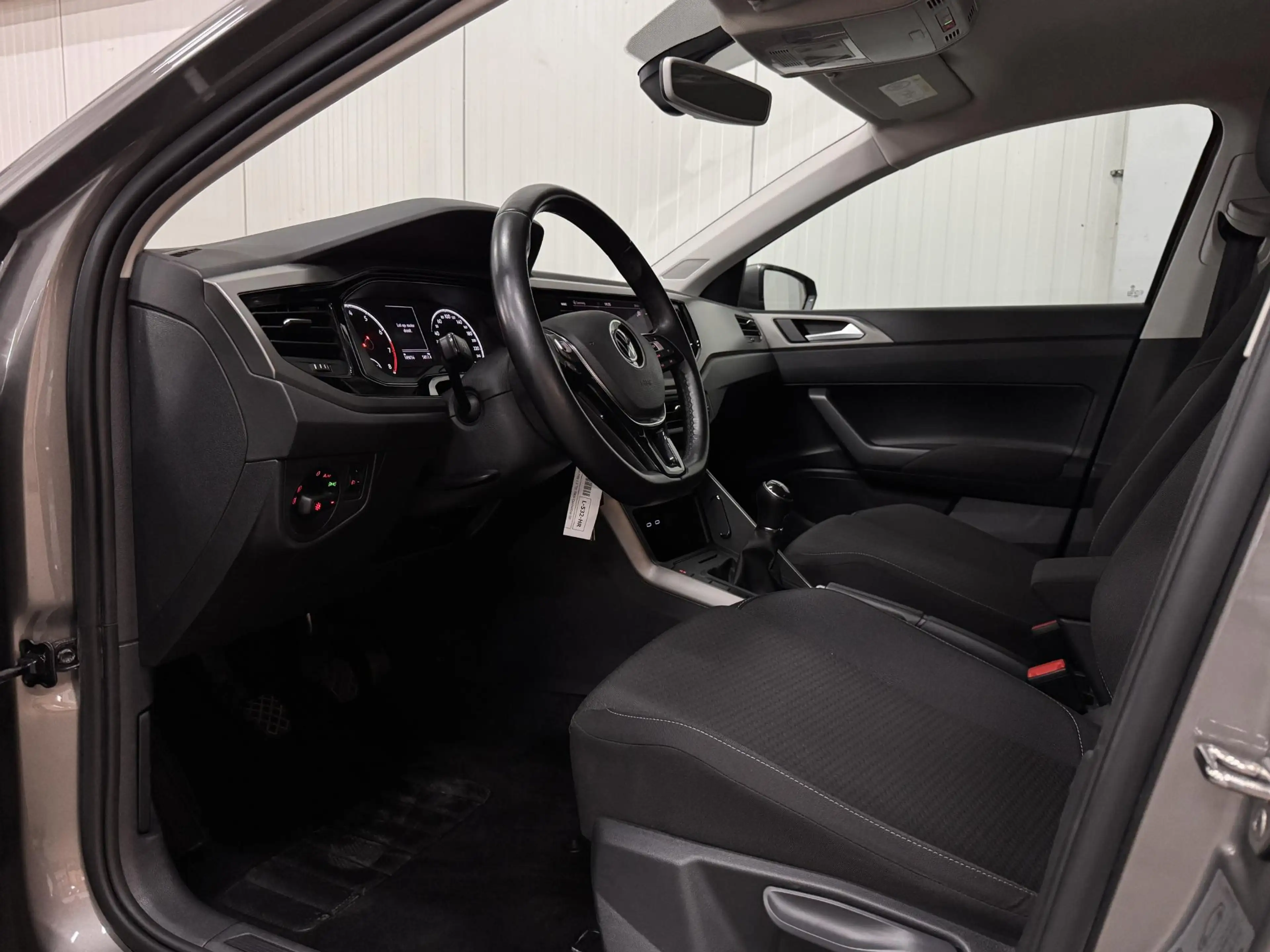Volkswagen Polo 1.0 TSI Comfortline 96 PK TURBO NAVI CARPLAY 2XPDC — photo 6