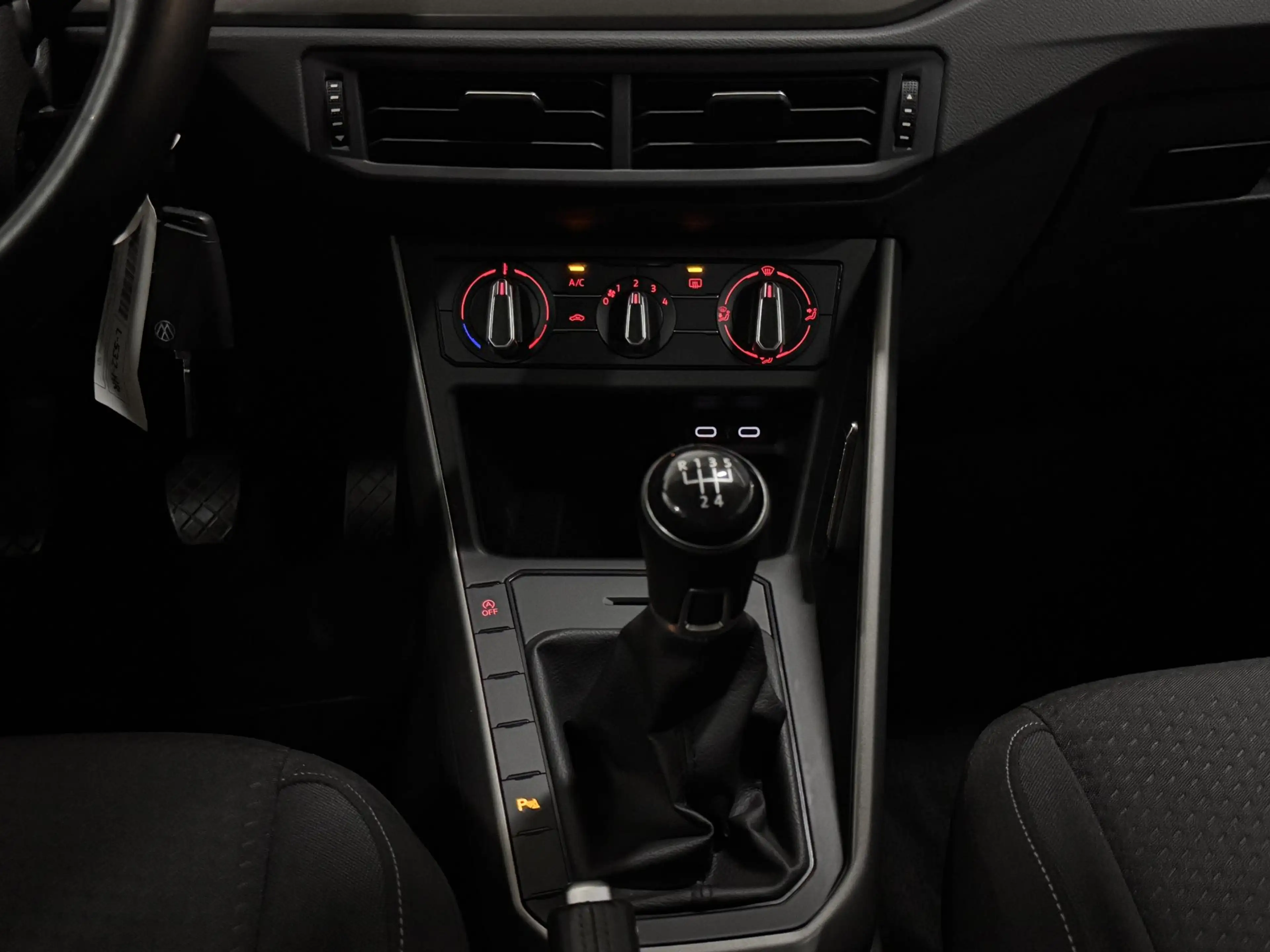 Volkswagen Polo 1.0 TSI Comfortline 96 PK TURBO NAVI CARPLAY 2XPDC — photo 8