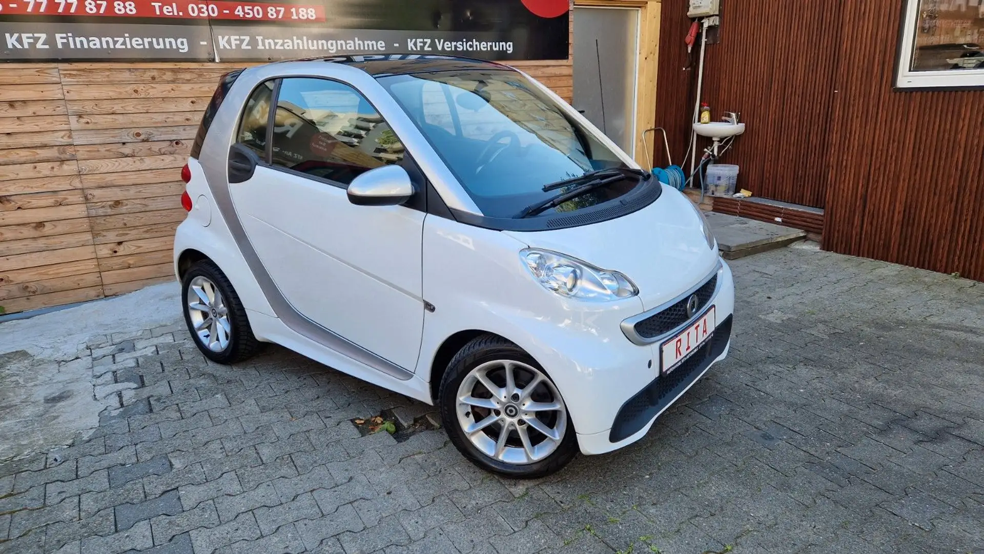 smart forTwo coupé 1.0 52kW Panorama, Klima Weiß - 2