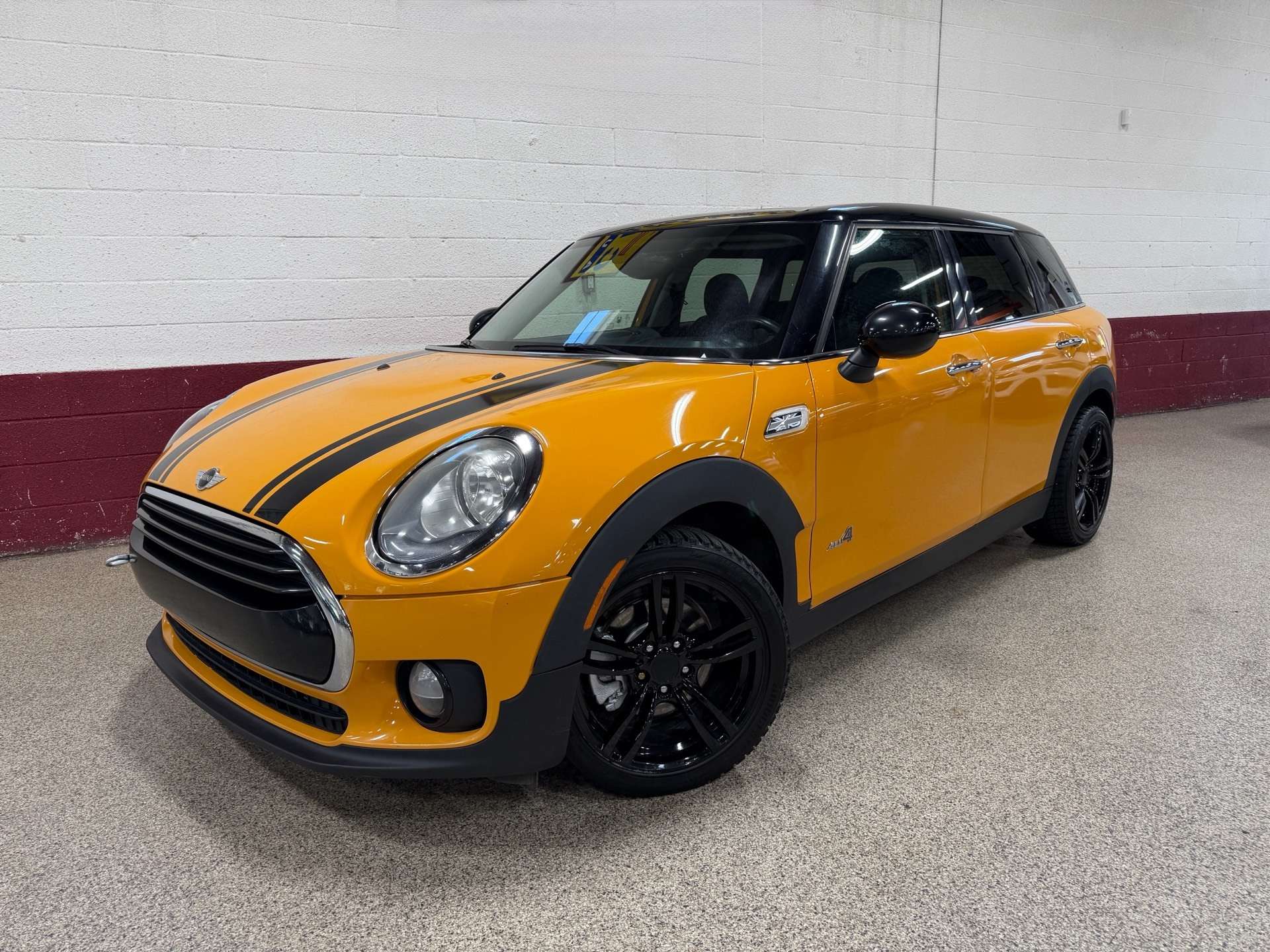 2017 MINI Clubman ALL4|PANO-ROOF - HEADS UP DISPLAY - REAR CAMERA -