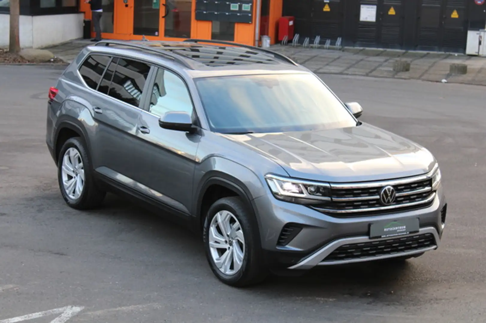 Volkswagen Atlas SE 3.6 AHK/Leder/Panorama/7-Sitzer/Carplay Grau - 1