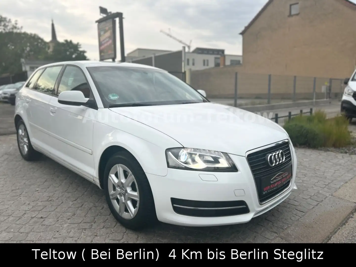 Audi A3 1.4 TFSI Ambiente Sportback*6-Gang*2.Hand*LED - 1