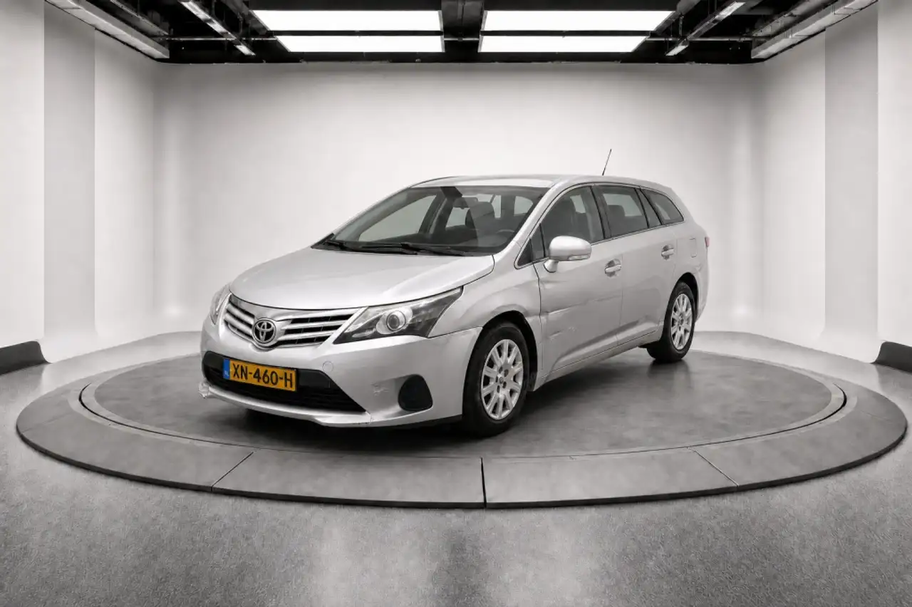 Toyota Avensis Wagon 1.6 VVTi Comfort — photo 1 of 17