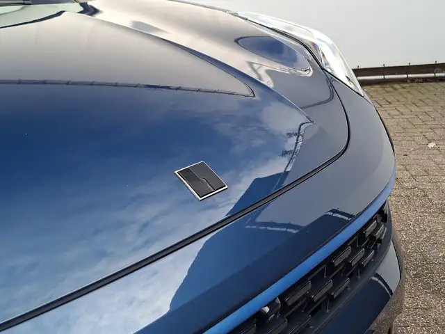 Lynk & Co 01 view 6