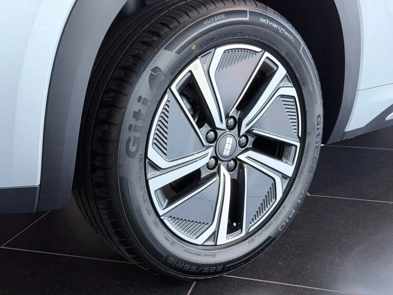 Geely Starray EM-i 1.5 EM-i PHEV Pro/ 83KM EV / ACC / Led / 360Camera, миниатюра 25