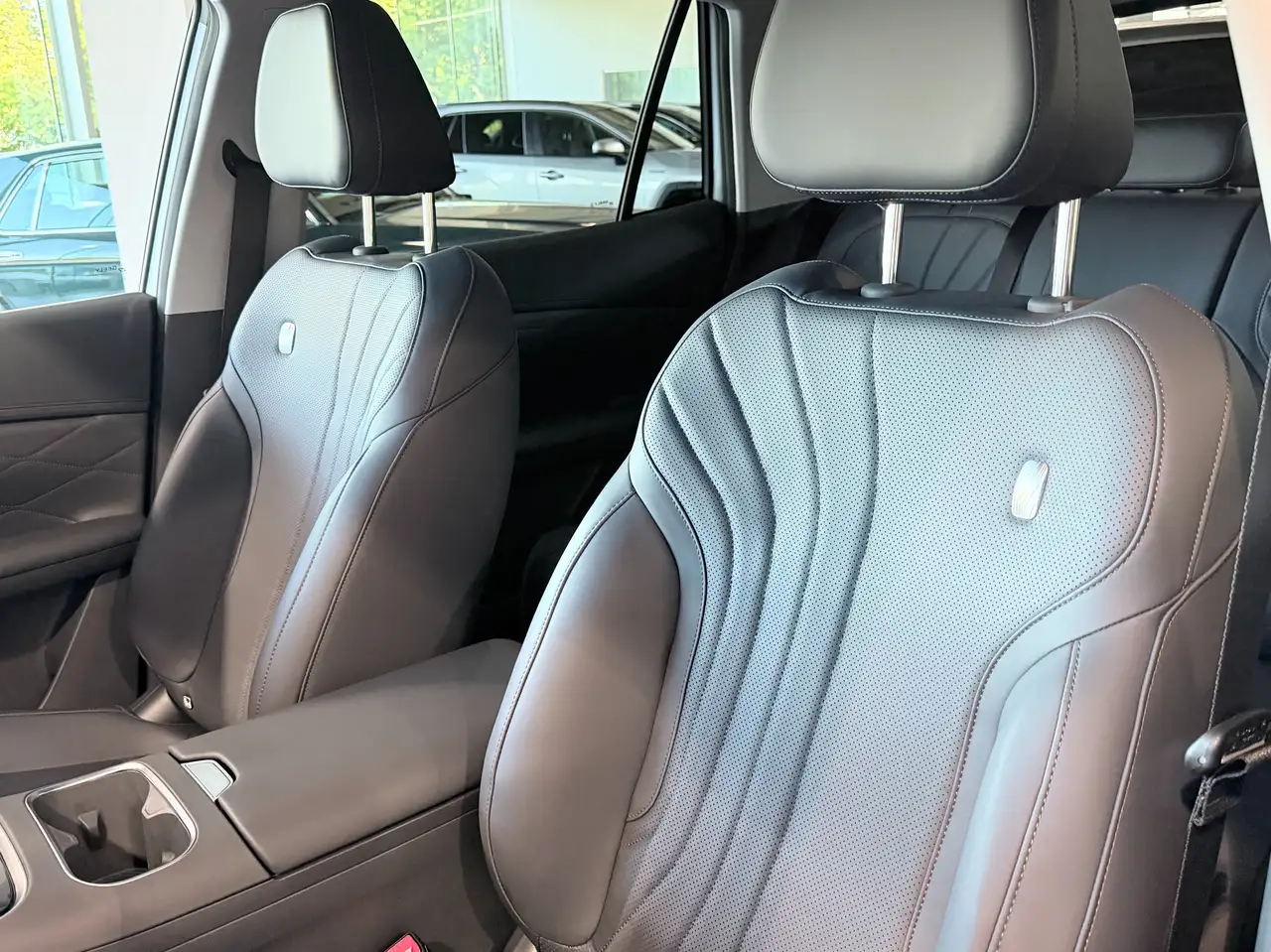 Geely Starray EM-i 1.5 EM-i PHEV Pro/ 83KM EV / ACC / Led / 360Camera, миниатюра 5