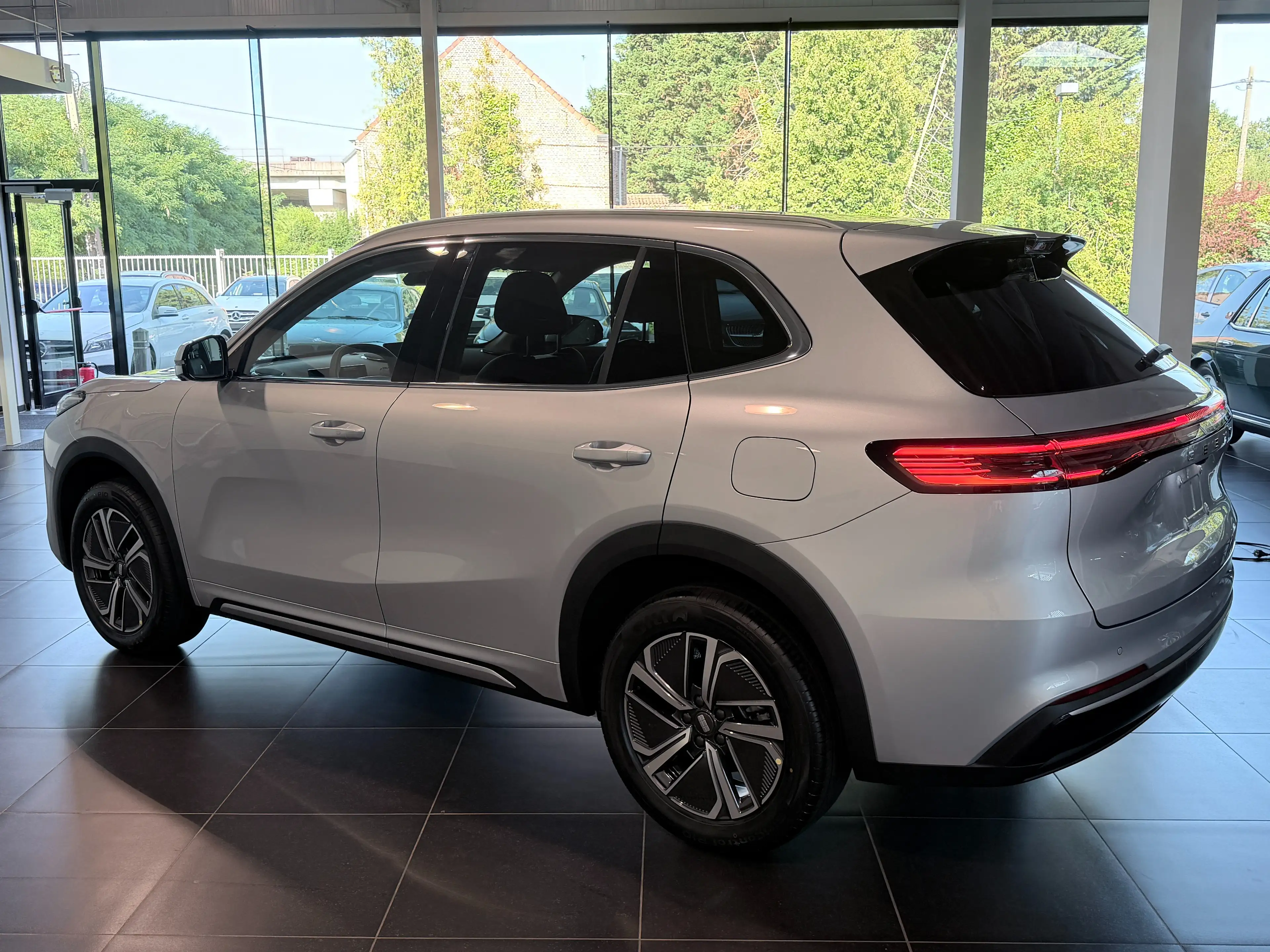 Geely Starray EM-i 1.5 EM-i PHEV Pro/ 83KM EV / ACC / Led / 360Camera — photo 4