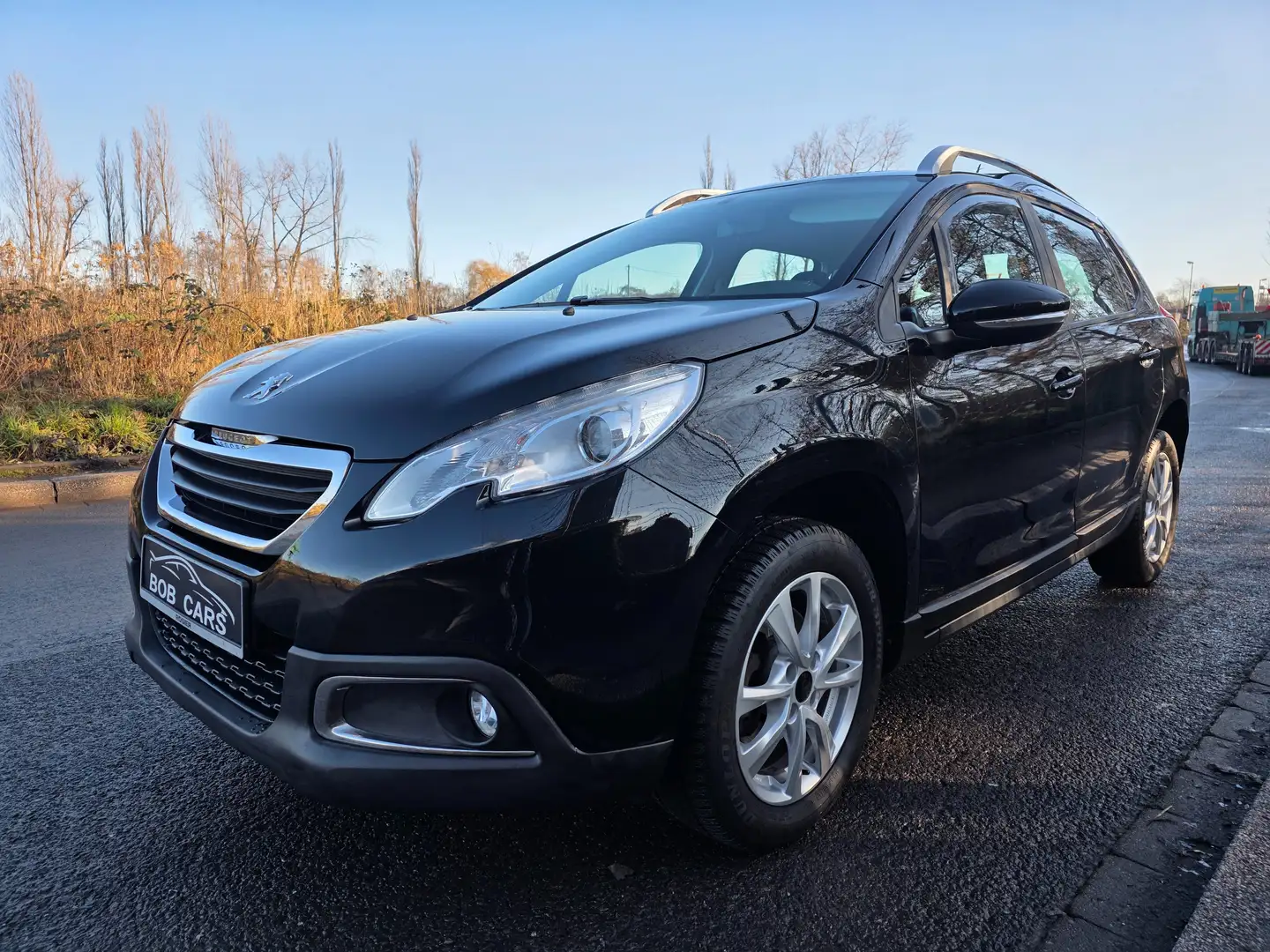 Peugeot 2008 2008 PureTech 110 Stop Noir - 1