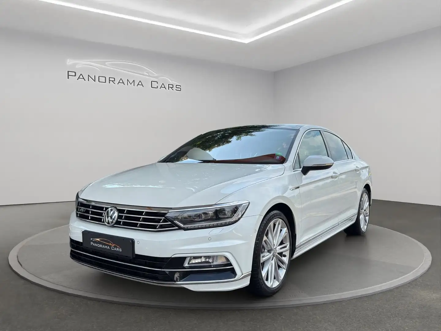 Volkswagen Passat Lim.Highline/R-Line/Vollaustattung/allrad Blanc - 1