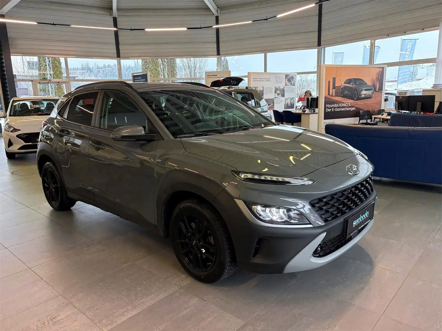 Hyundai KONA Kona Trend Line 1,0 T-GDi 2WD DCT k1bt1-O3 Grau - 2