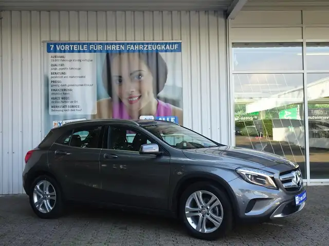 Mercedes-Benz GLA 180 URBAN NAVI BI-XENON PTS AKT SITZHZ ALU XENON