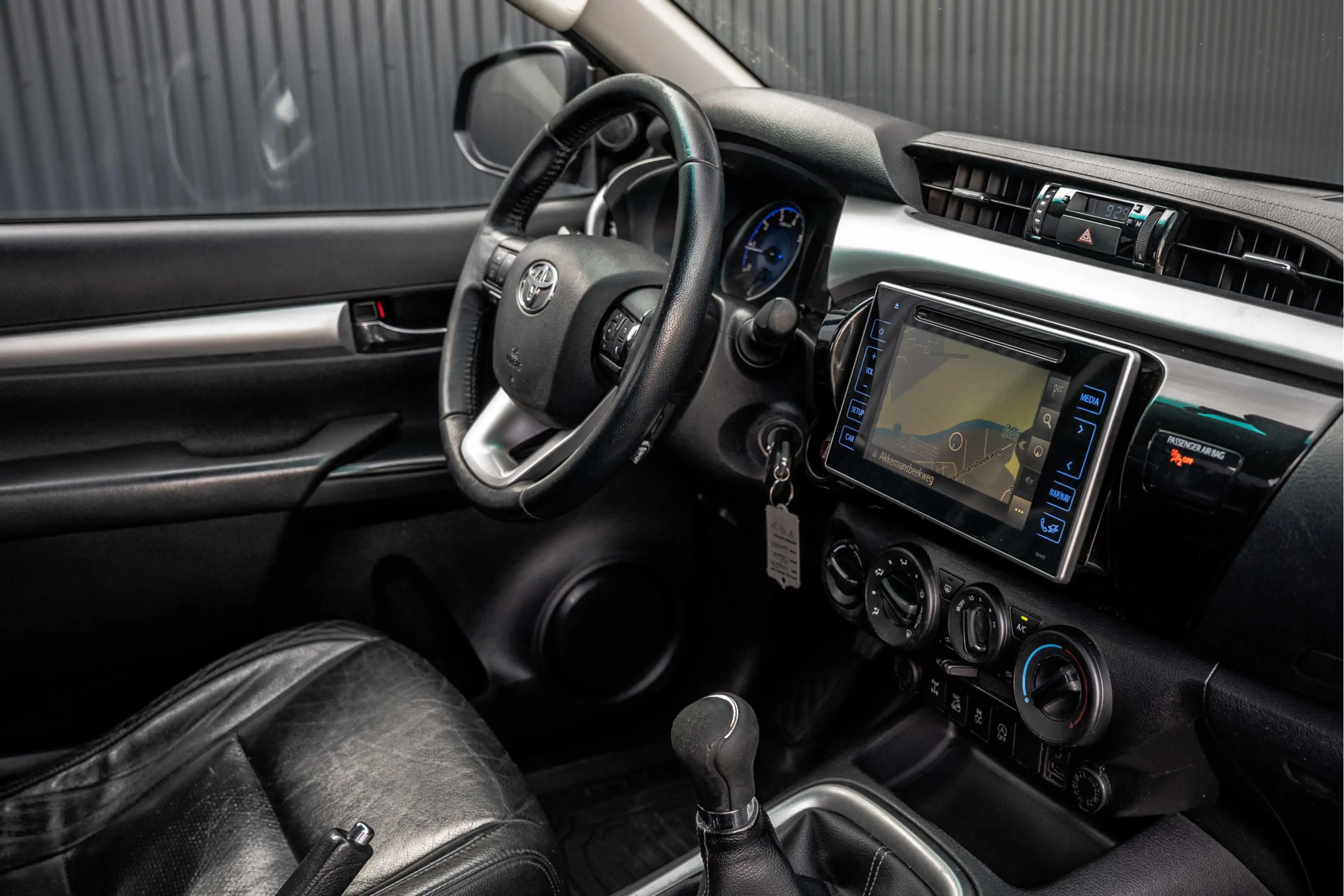 Toyota Hilux 2.4 D 4WD | 4x4 | 150 PK | Camera | Cruise | Airco — photo 2