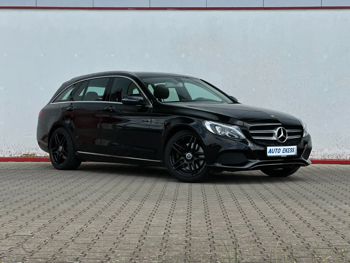 Mercedes-Benz C 300 T-Modell Burmester*NAVI*Standheizung* Schwarz - 1