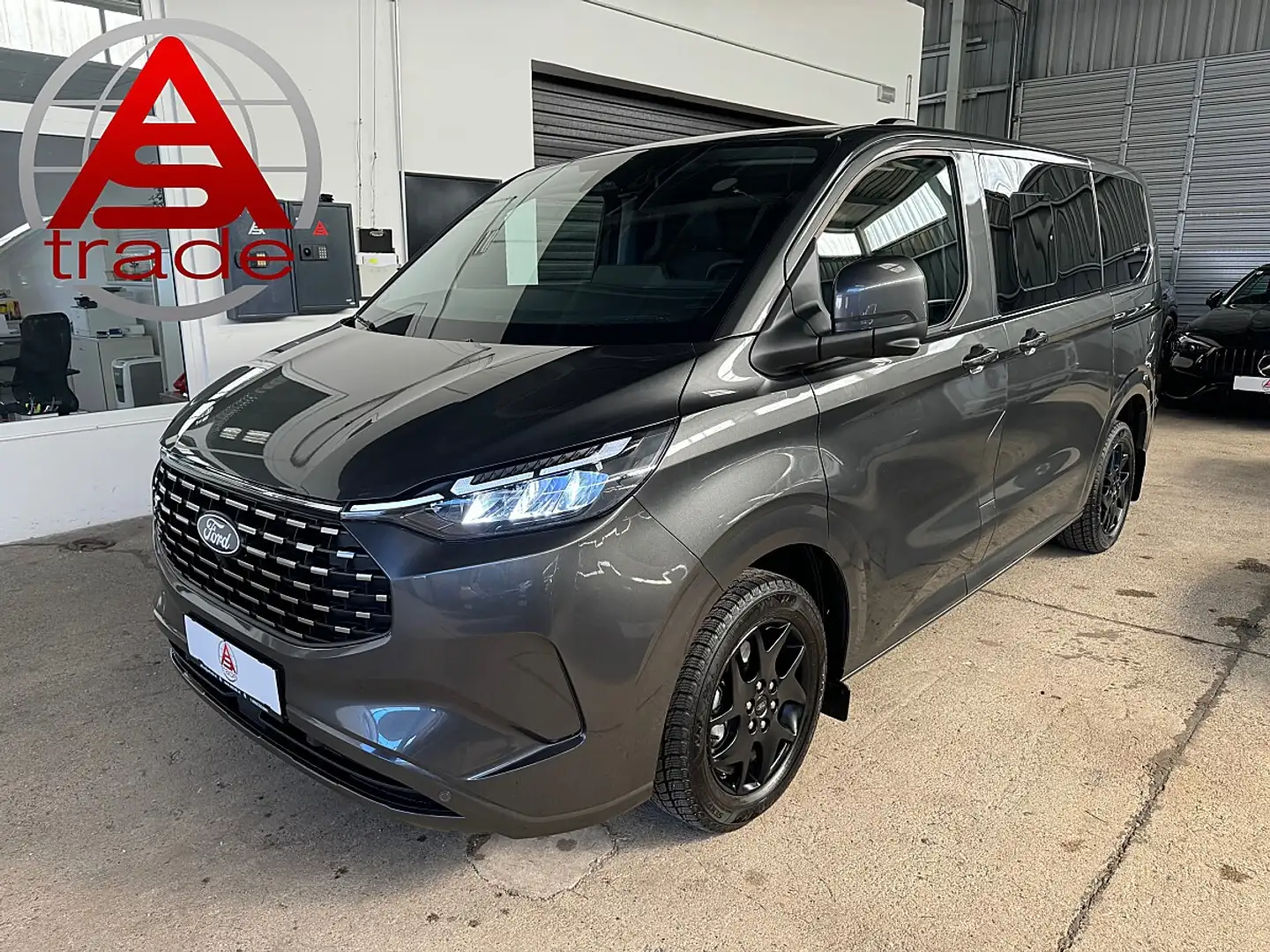 Ford Tourneo Custom Bus 2.5 PHEV 340 L1H1 Titanium X Aut. / 8 Sitze... Grau - 1