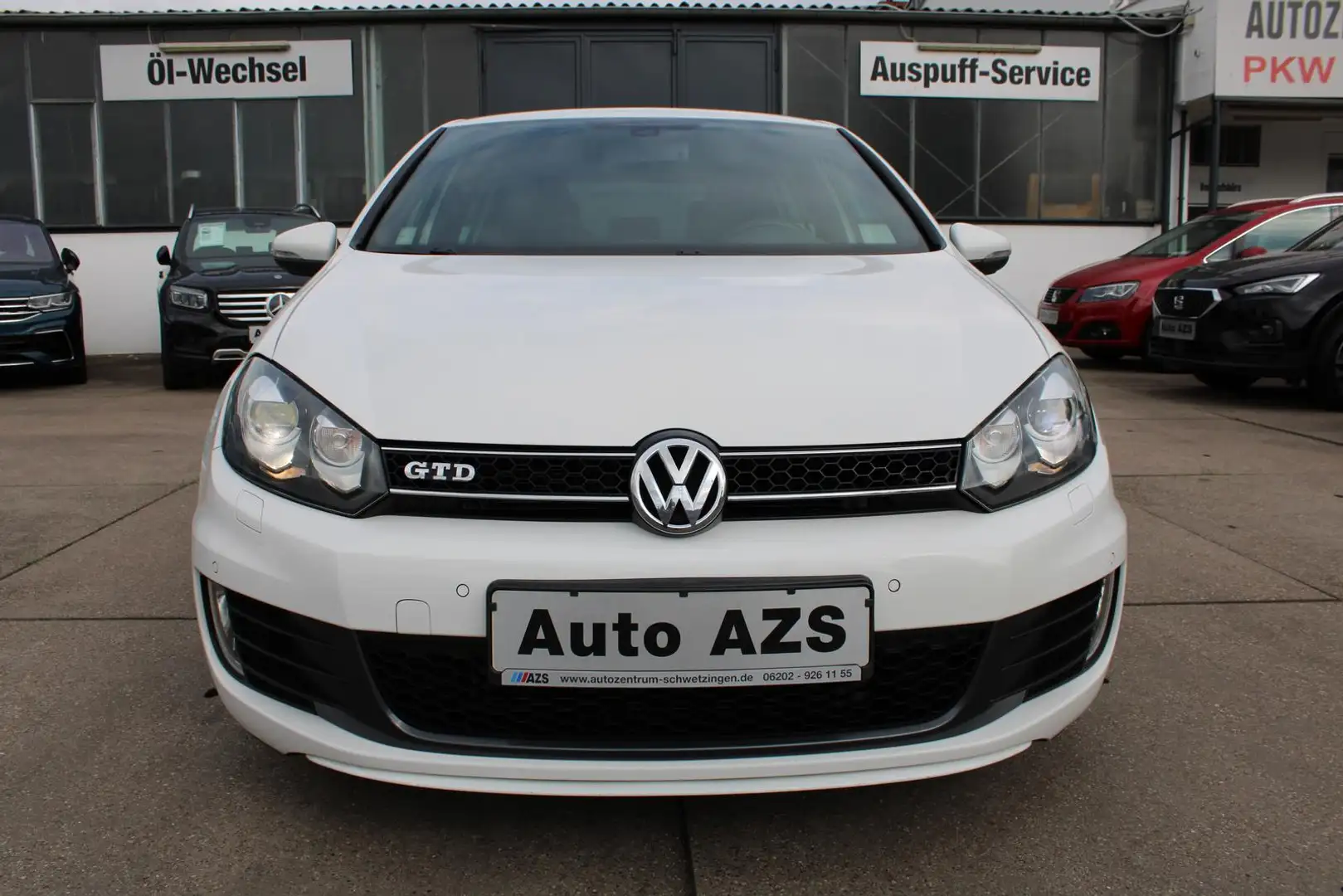 Volkswagen Golf GTD/AUTOMATIK/NAVI/SITZHEIZUNG/SCHIEBEDACH Bílá - 2