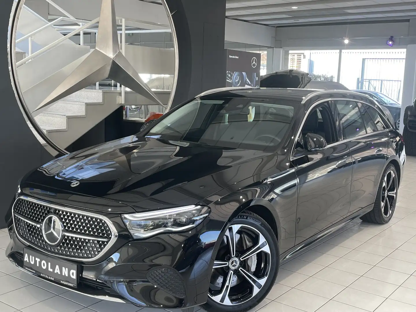 Mercedes-Benz E 300 de 4Matic Avantgarde Zwart - 1
