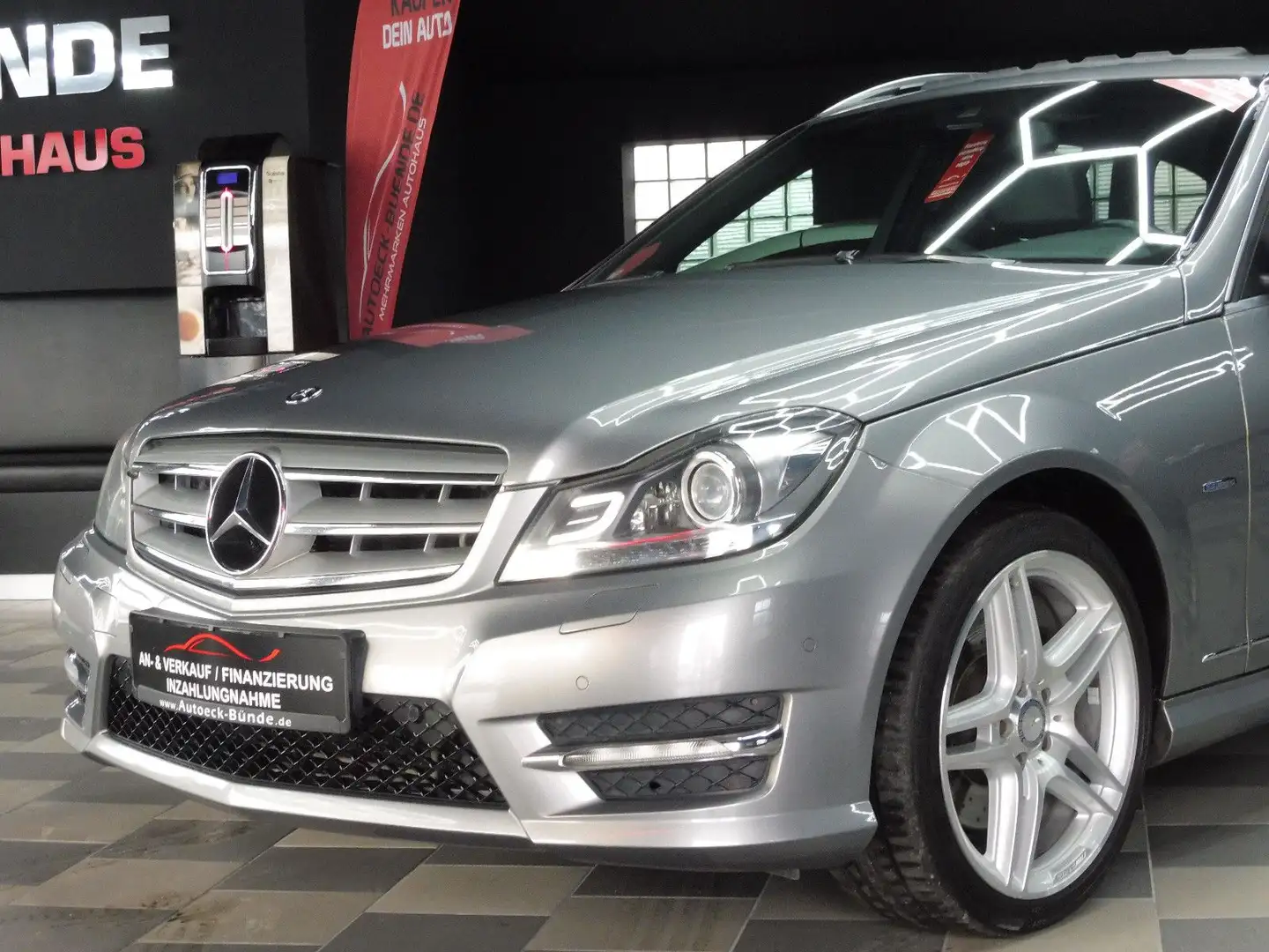Mercedes-Benz C 350 T CGI BlueEfficiency AMG-Line/Pano/1.Hand Silber - 1
