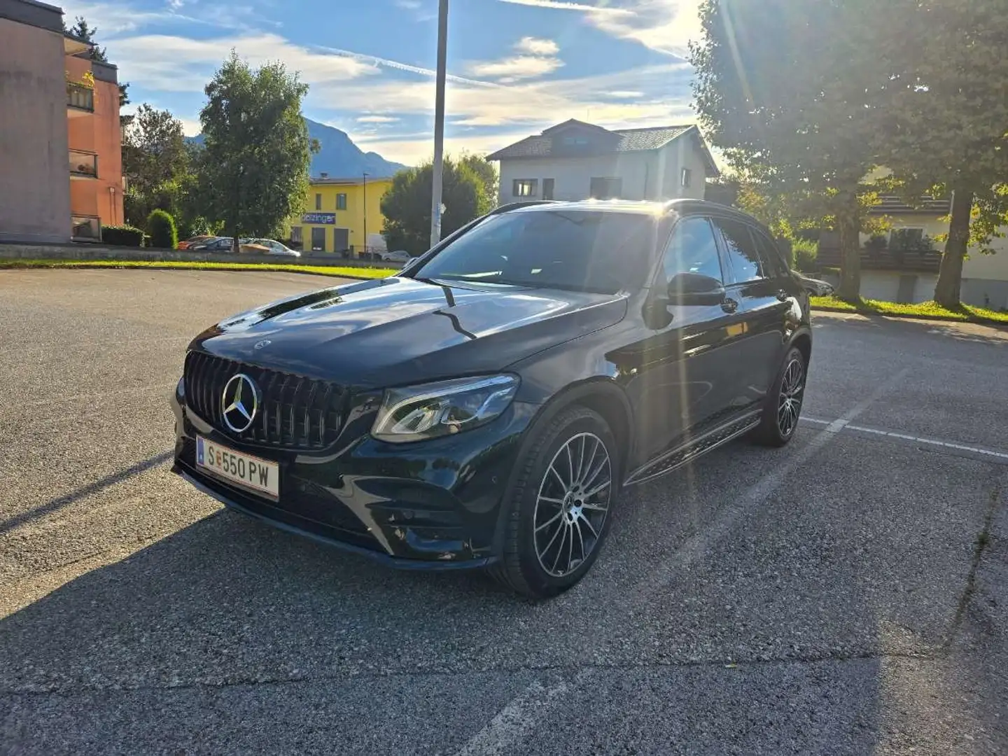Mercedes-Benz GLC 250 GLC 250d 4MATIC Aut. AMG LINE Schwarz - 2