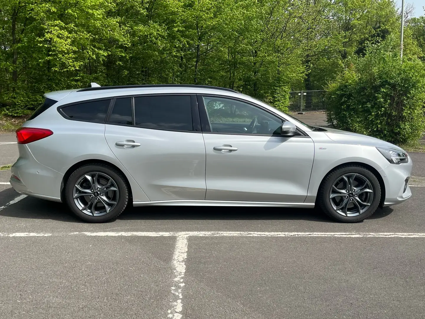 Ford Focus Focus Turnier 1.5 EcoBoost Start-Stopp ST-LINE Silber - 2