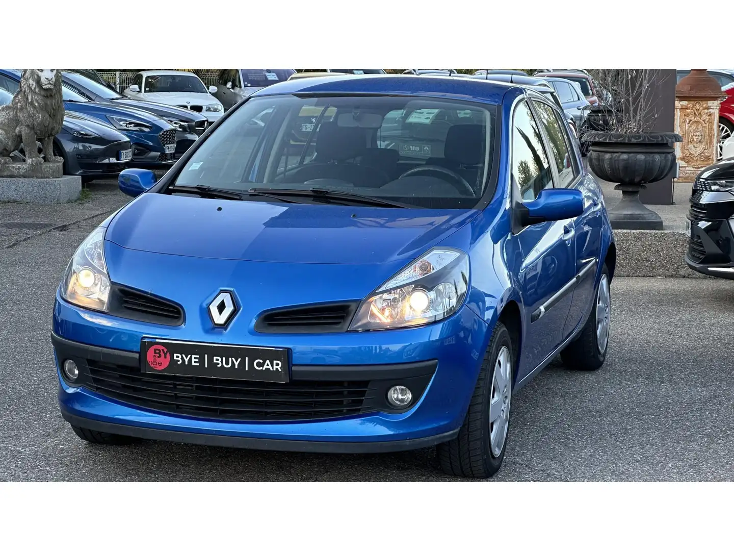 Renault Clio RENAULT CLIO 1.5 DCI 85 DYNAMIQUE Bleu - 1