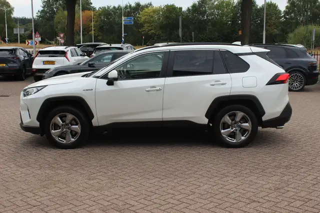 Toyota RAV4 view 7
