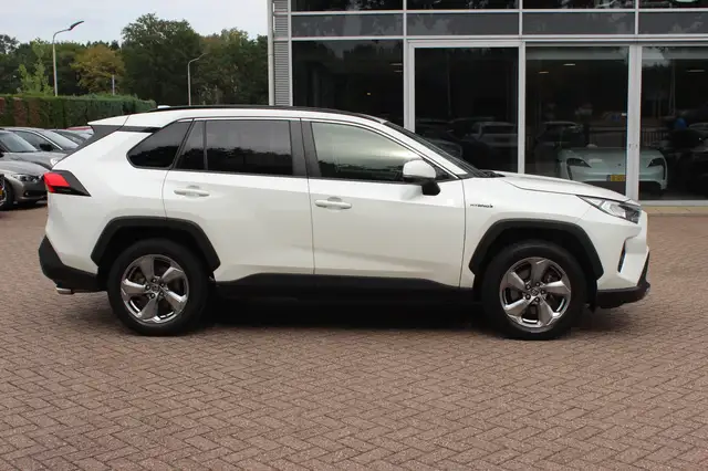 Toyota RAV4 view 5