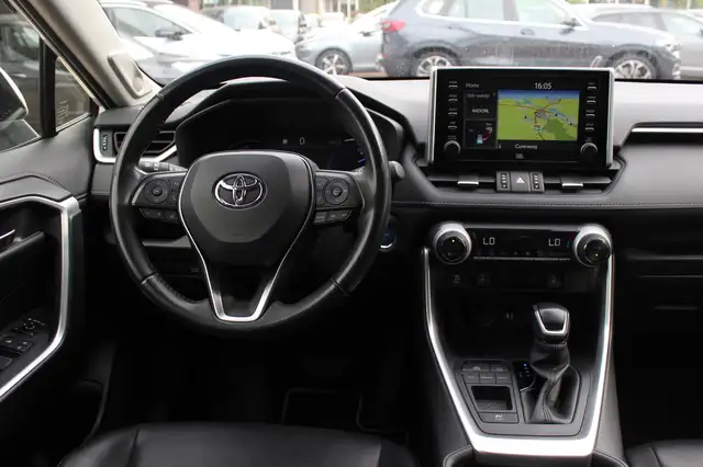 Toyota RAV4 view 9