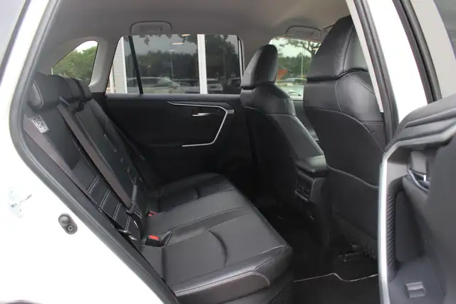 Toyota RAV4 view 12