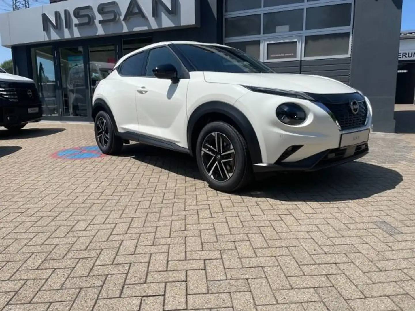 Nissan Juke 1.6 Hybrid N-Connecta Navi AVM-Kamera Leder Wit - 2