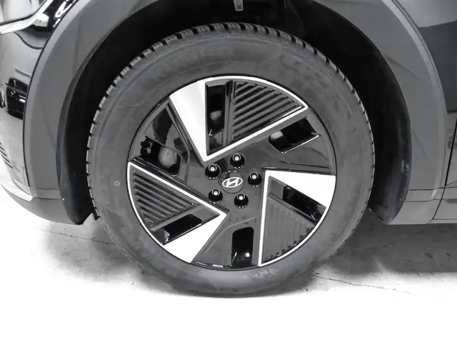 Hyundai Ioniq 5 view 3