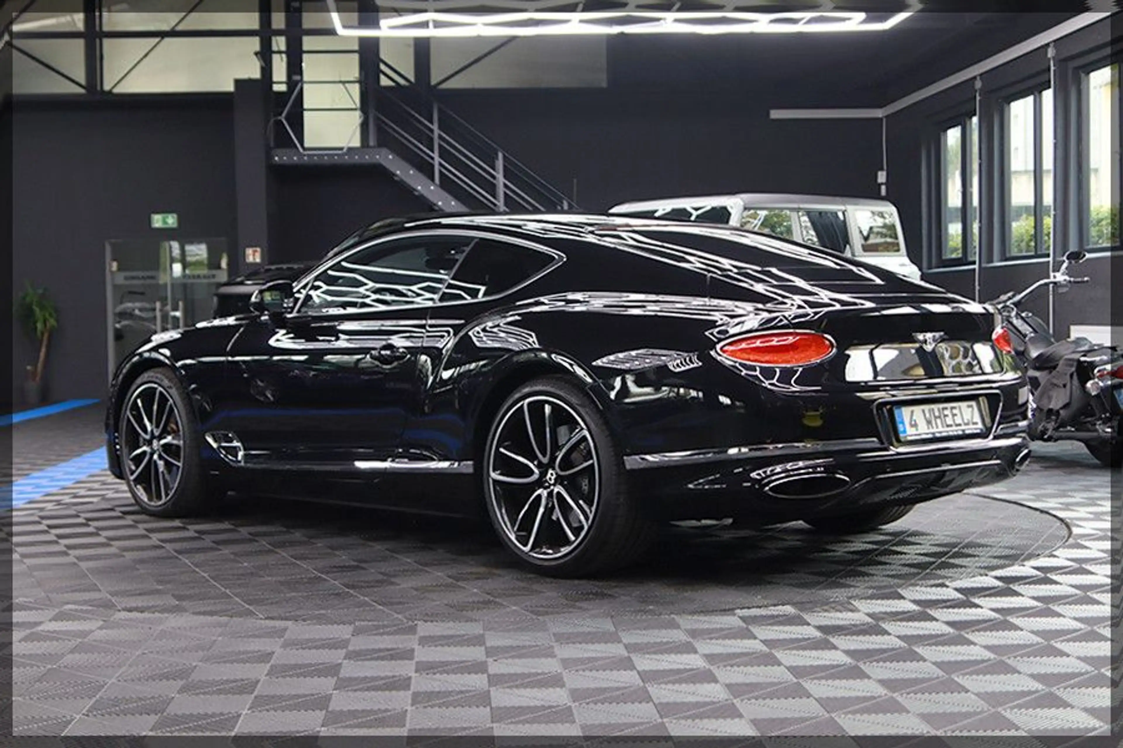 Bentley Continental GT 6.0 W12 4WD DCT CAM / PDC / MWST — photo 6