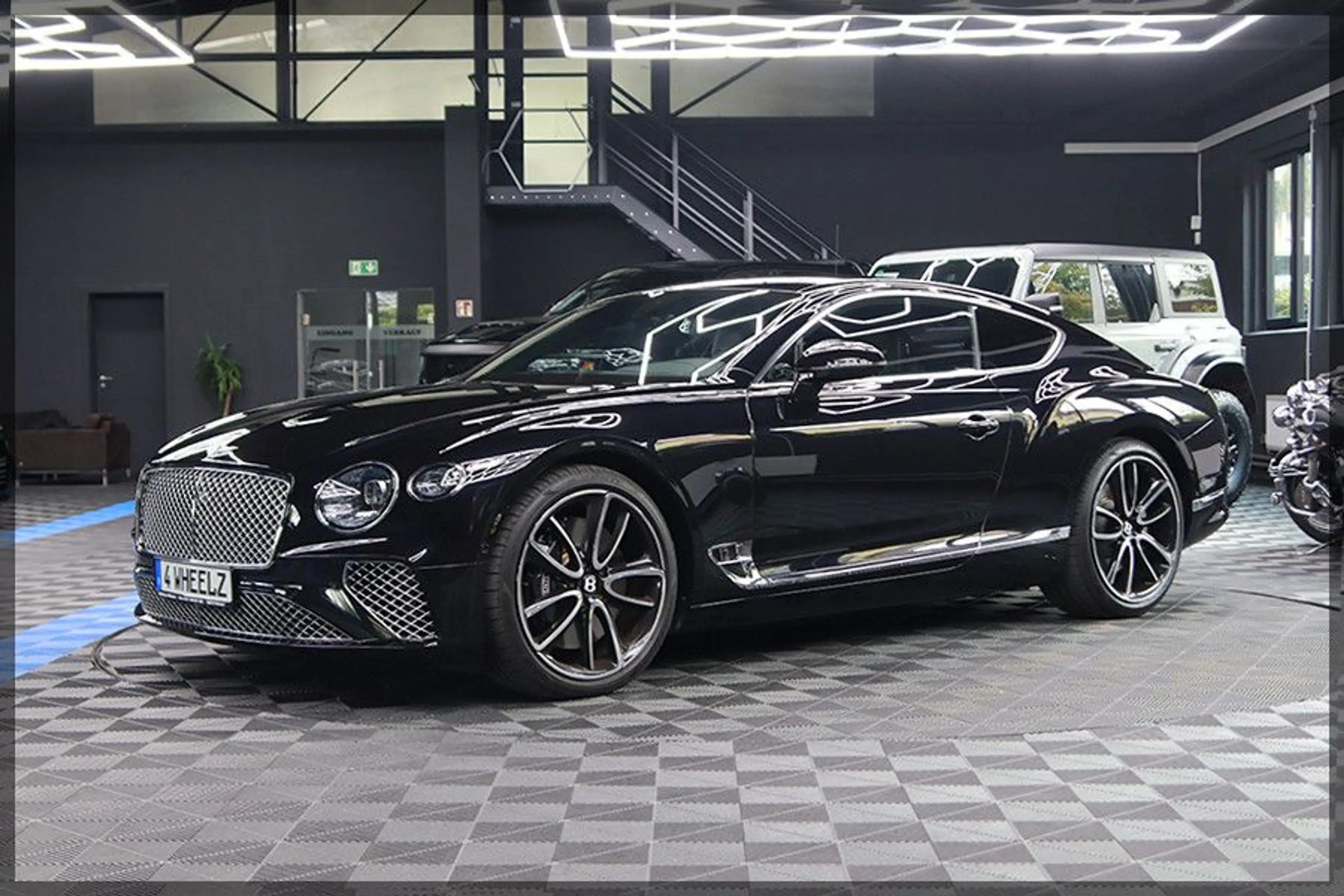 Bentley Continental GT 6.0 W12 4WD DCT CAM / PDC / MWST — photo 2